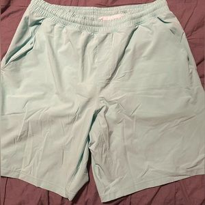 Men’s Lulelemon lined shorts. Size XL.